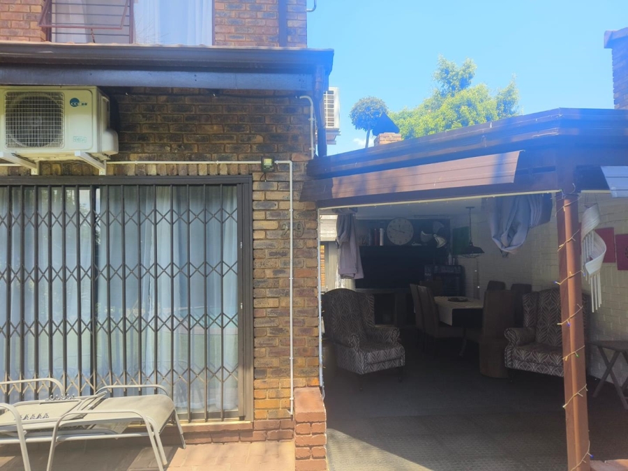 To Let 3 Bedroom Property for Rent in Weavind Park Gauteng