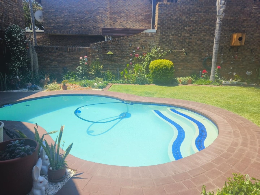 To Let 3 Bedroom Property for Rent in Weavind Park Gauteng