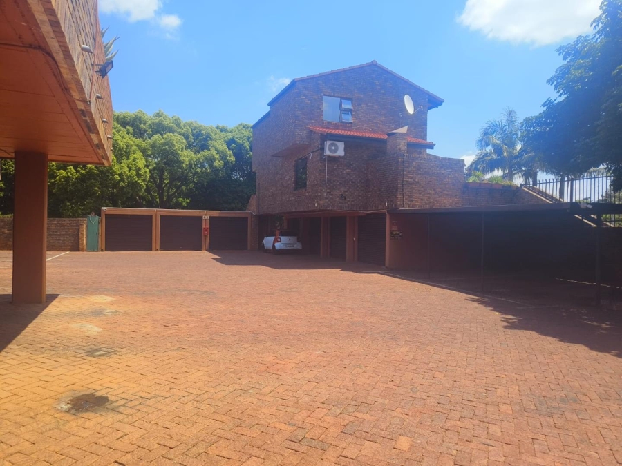 To Let 3 Bedroom Property for Rent in Weavind Park Gauteng