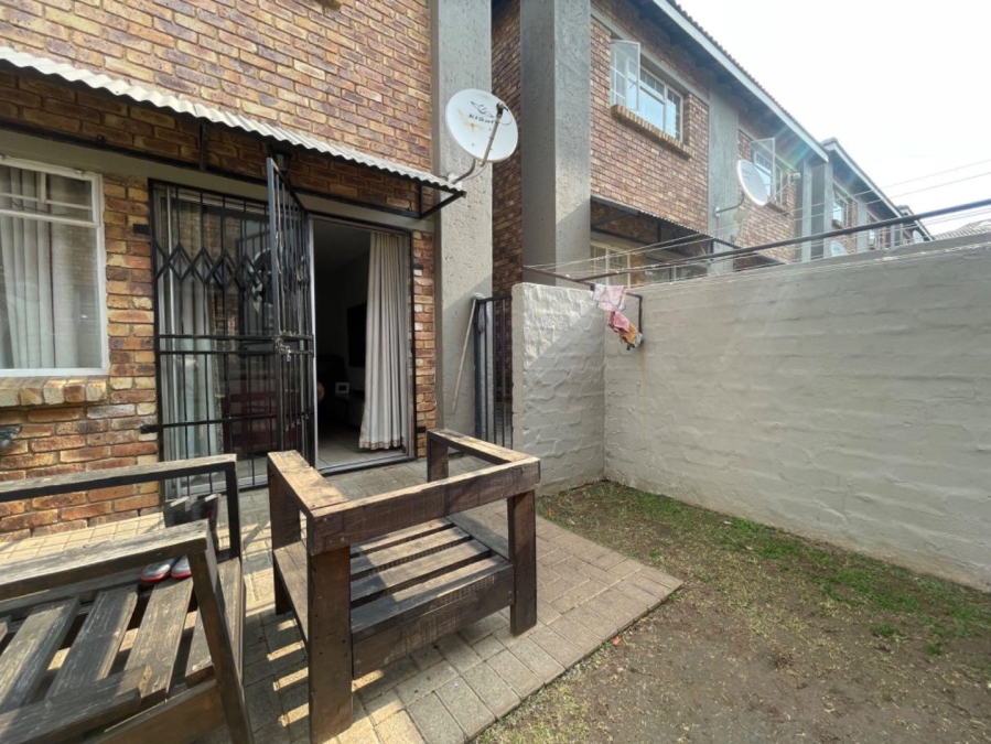 2 Bedroom Property for Sale in Birchleigh Gauteng