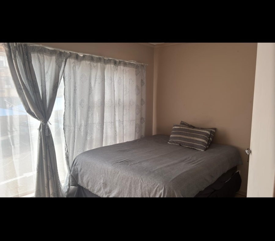 2 Bedroom Property for Sale in Halfway House Gauteng