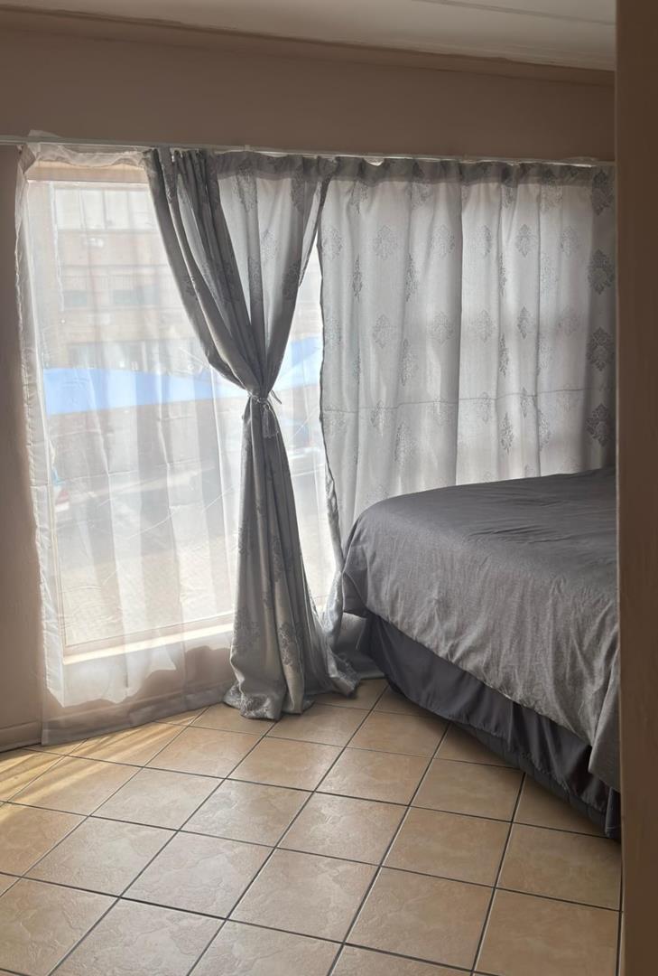 2 Bedroom Property for Sale in Halfway House Gauteng