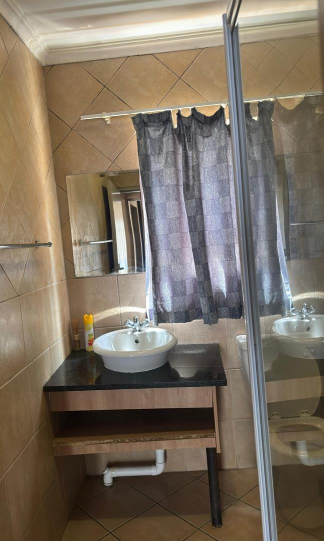 2 Bedroom Property for Sale in Halfway House Gauteng