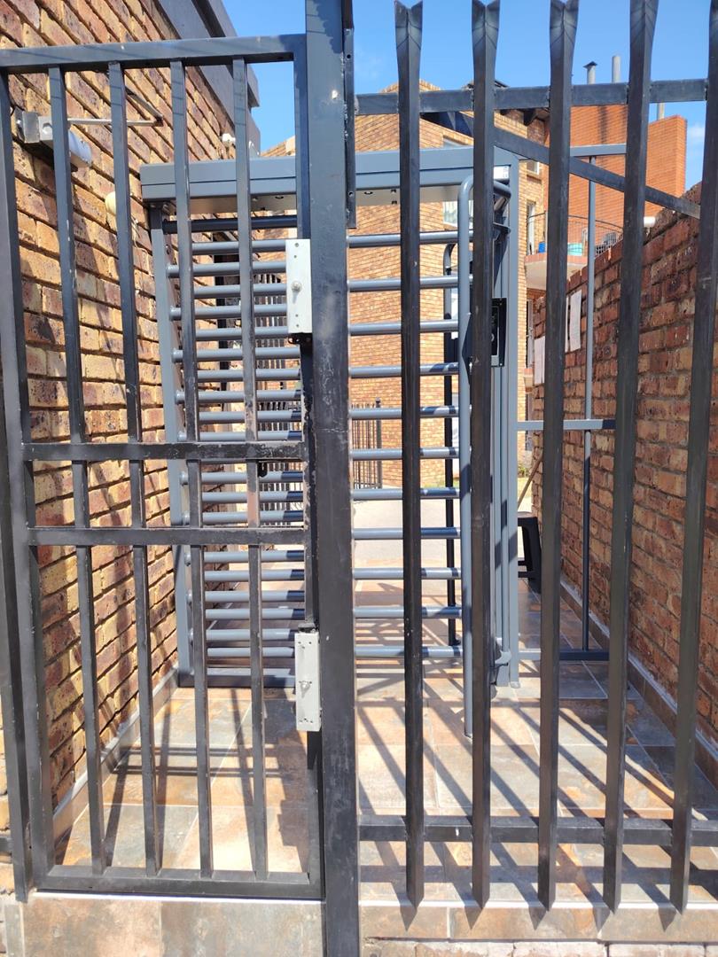 2 Bedroom Property for Sale in Halfway House Gauteng