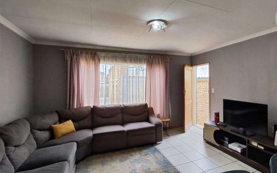 2 Bedroom Property for Sale in Terenure Gauteng