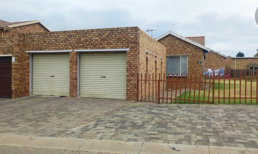 2 Bedroom Property for Sale in Terenure Gauteng
