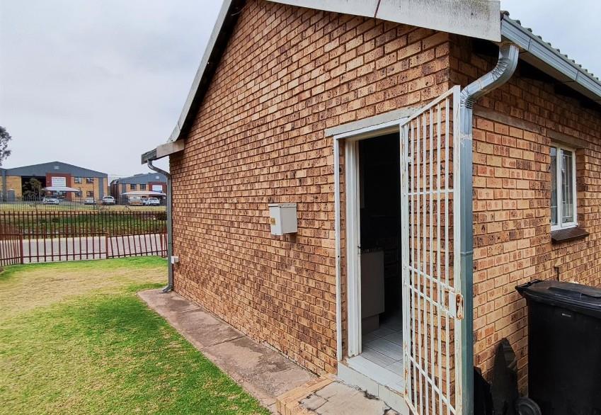 2 Bedroom Property for Sale in Terenure Gauteng