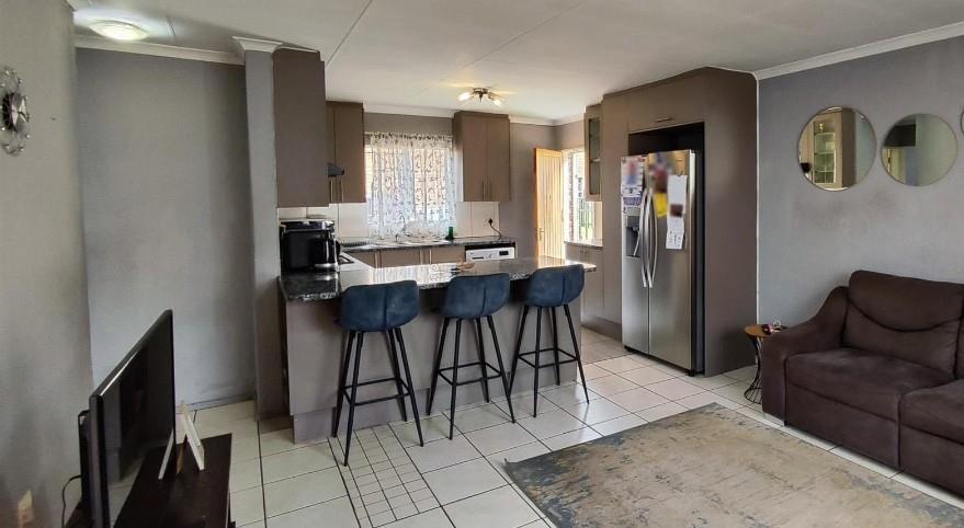 2 Bedroom Property for Sale in Terenure Gauteng
