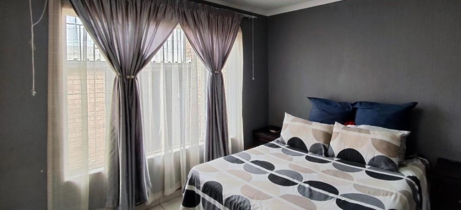 2 Bedroom Property for Sale in Terenure Gauteng