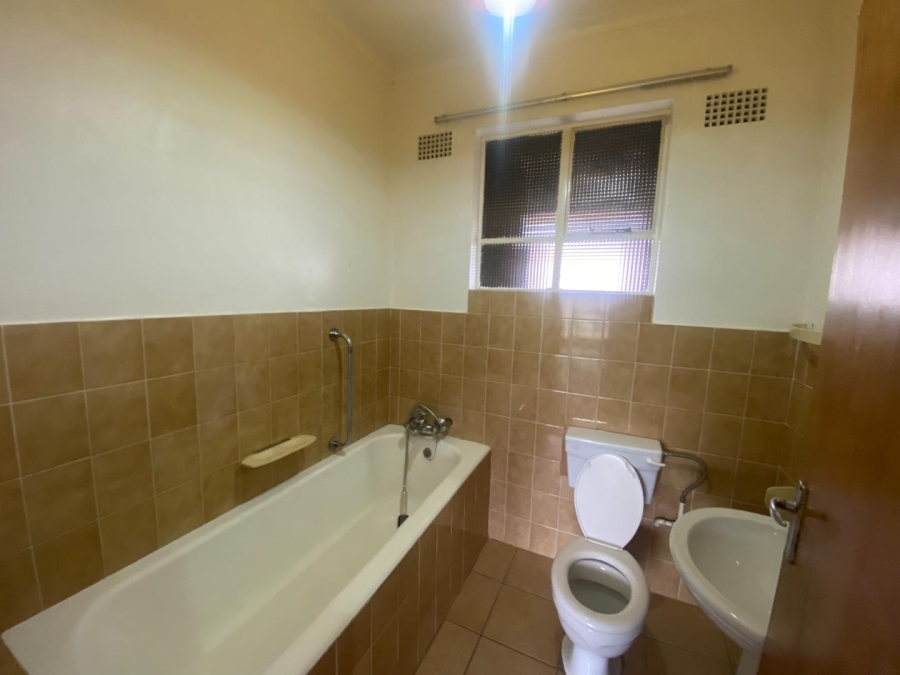To Let 2 Bedroom Property for Rent in Monument Gauteng