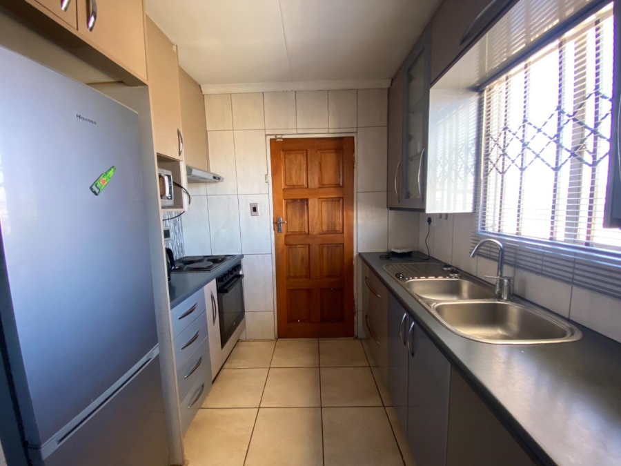 To Let 2 Bedroom Property for Rent in Groblerpark Gauteng