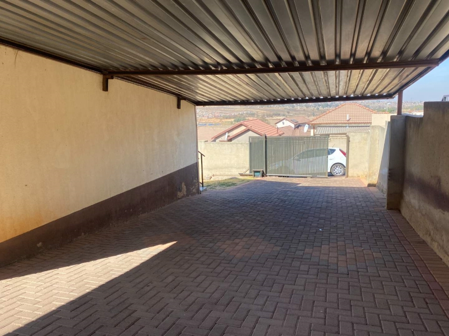 To Let 2 Bedroom Property for Rent in Groblerpark Gauteng