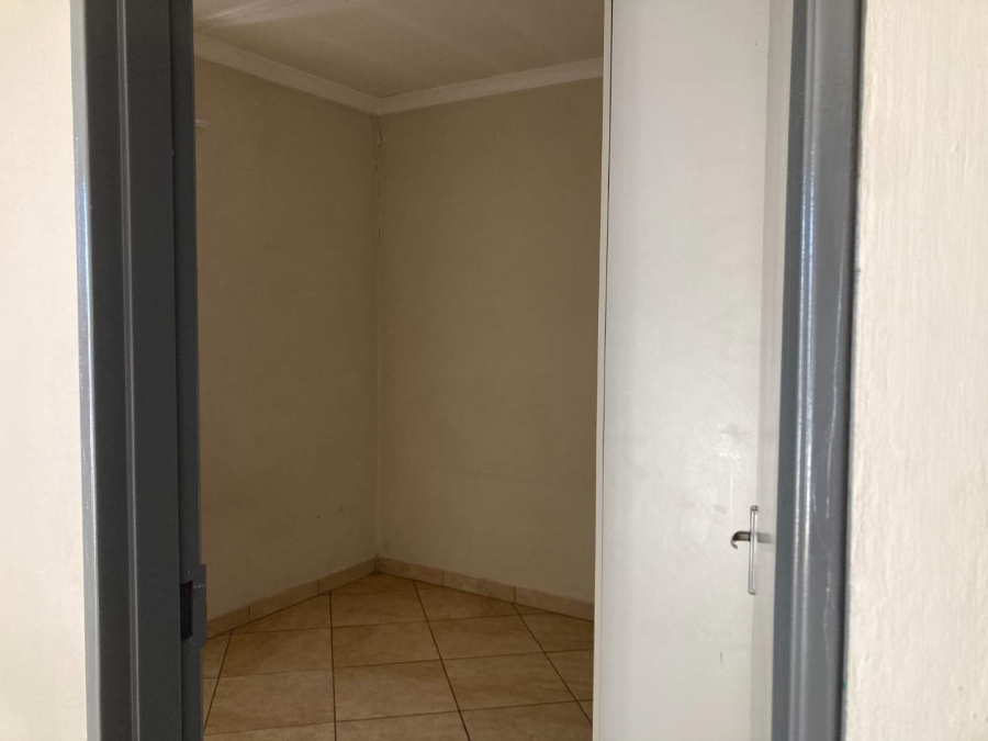 2 Bedroom Property for Sale in Jabulani Gauteng