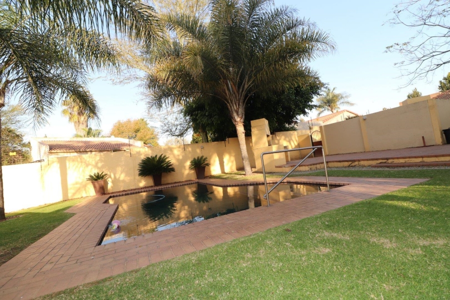 To Let 4 Bedroom Property for Rent in Lonehill Gauteng