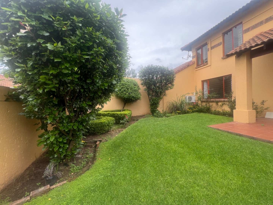To Let 4 Bedroom Property for Rent in Lonehill Gauteng