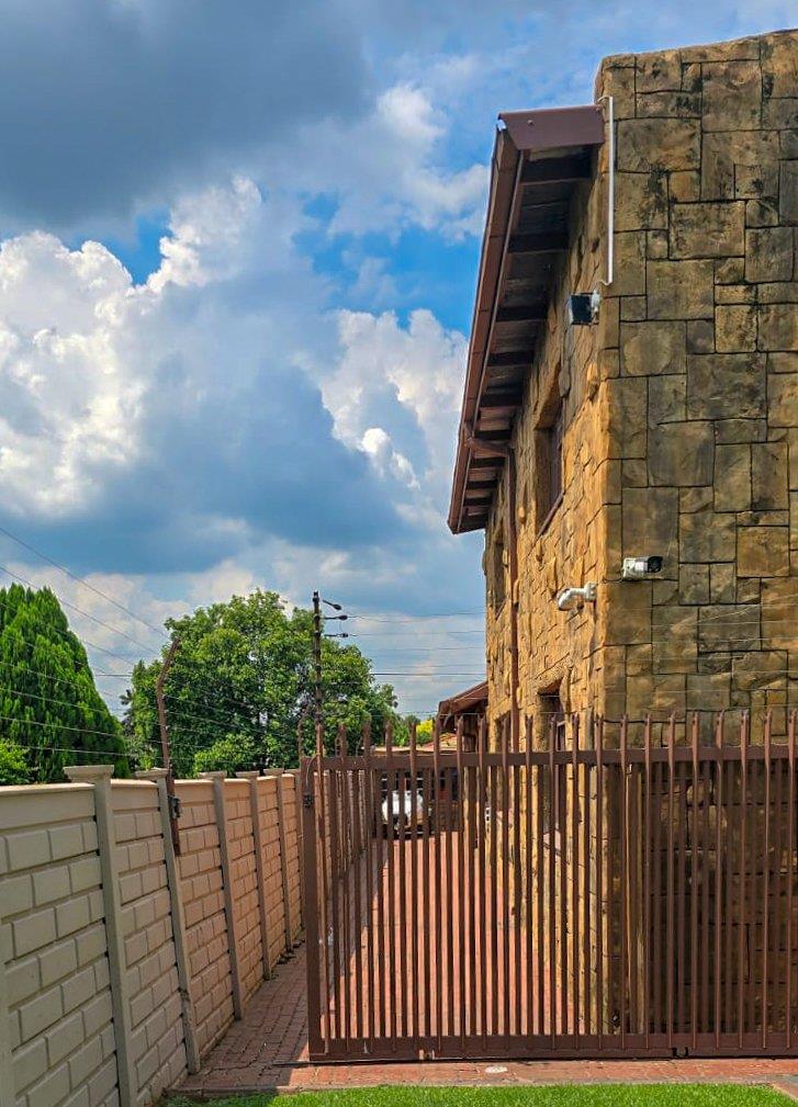 4 Bedroom Property for Sale in Duncanville Gauteng