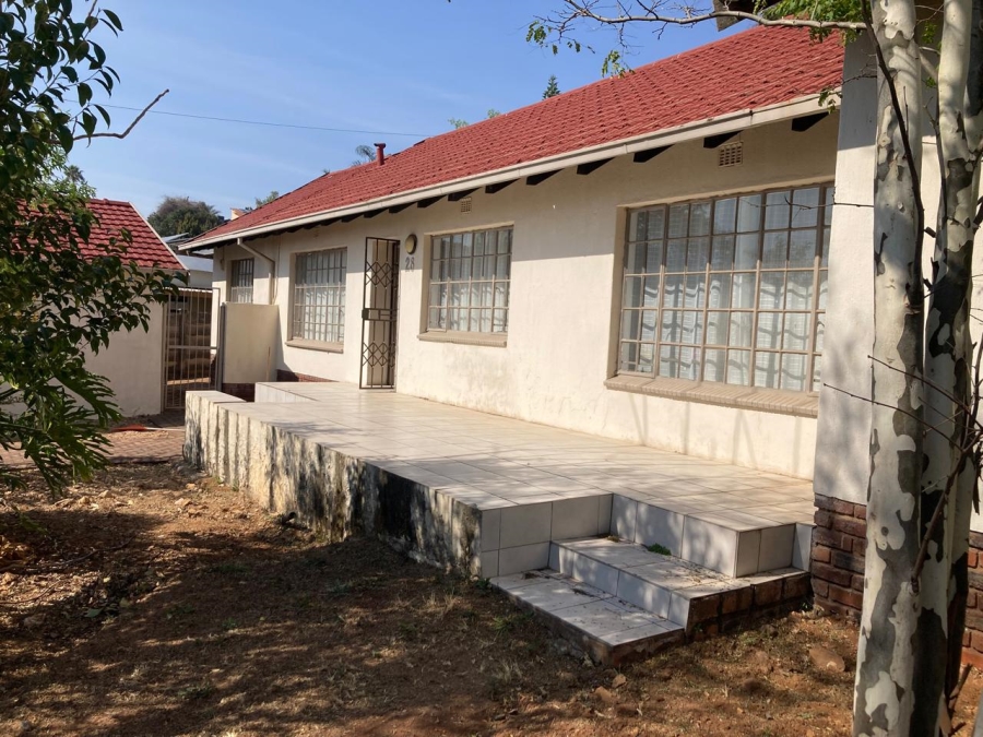 4 Bedroom Property for Sale in Wilro Park Gauteng