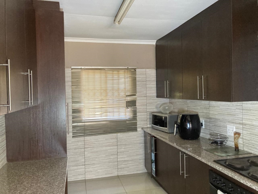 4 Bedroom Property for Sale in Wilro Park Gauteng