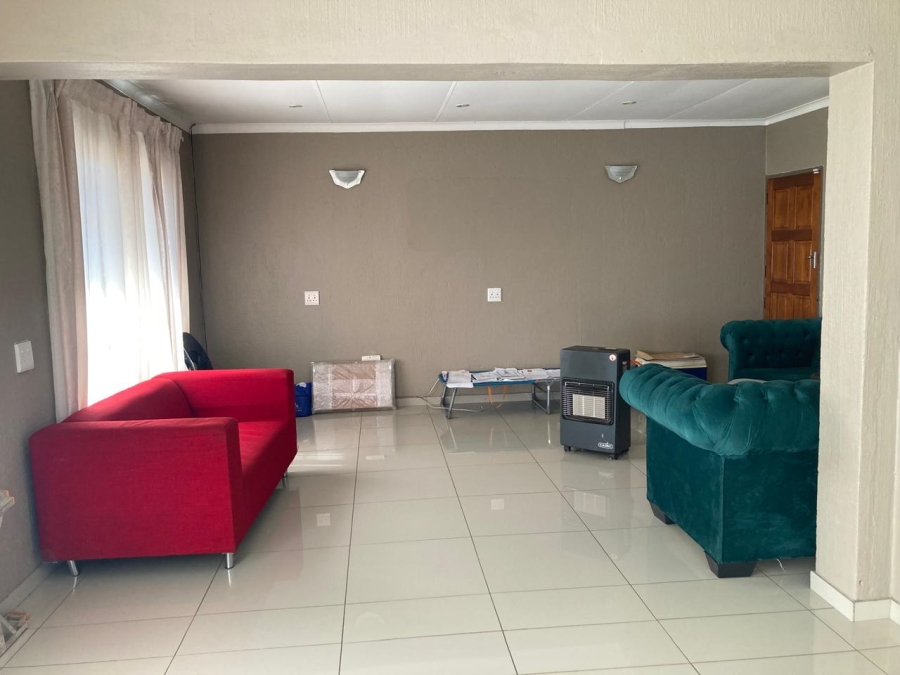 4 Bedroom Property for Sale in Wilro Park Gauteng