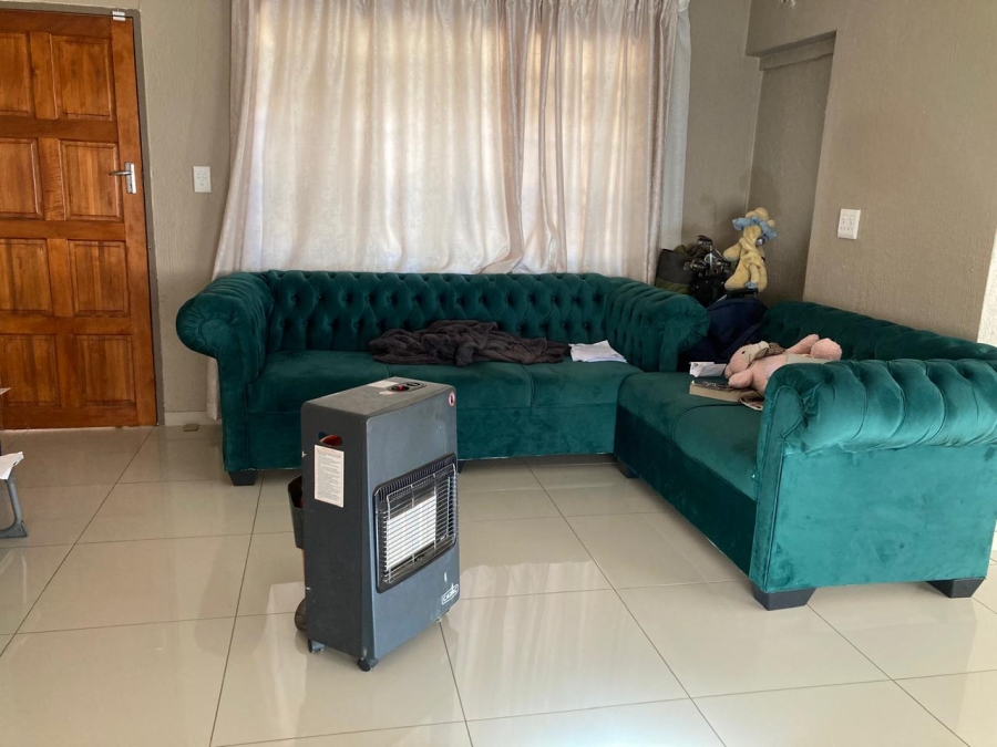 4 Bedroom Property for Sale in Wilro Park Gauteng