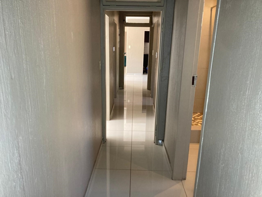 4 Bedroom Property for Sale in Wilro Park Gauteng