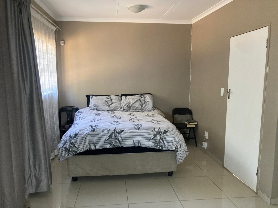 4 Bedroom Property for Sale in Wilro Park Gauteng