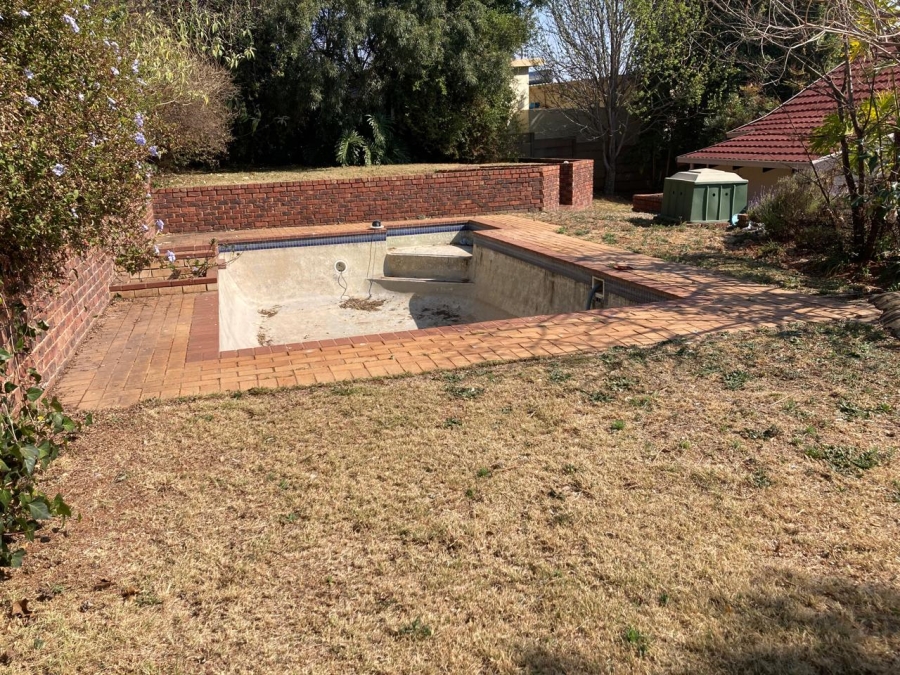 4 Bedroom Property for Sale in Wilro Park Gauteng