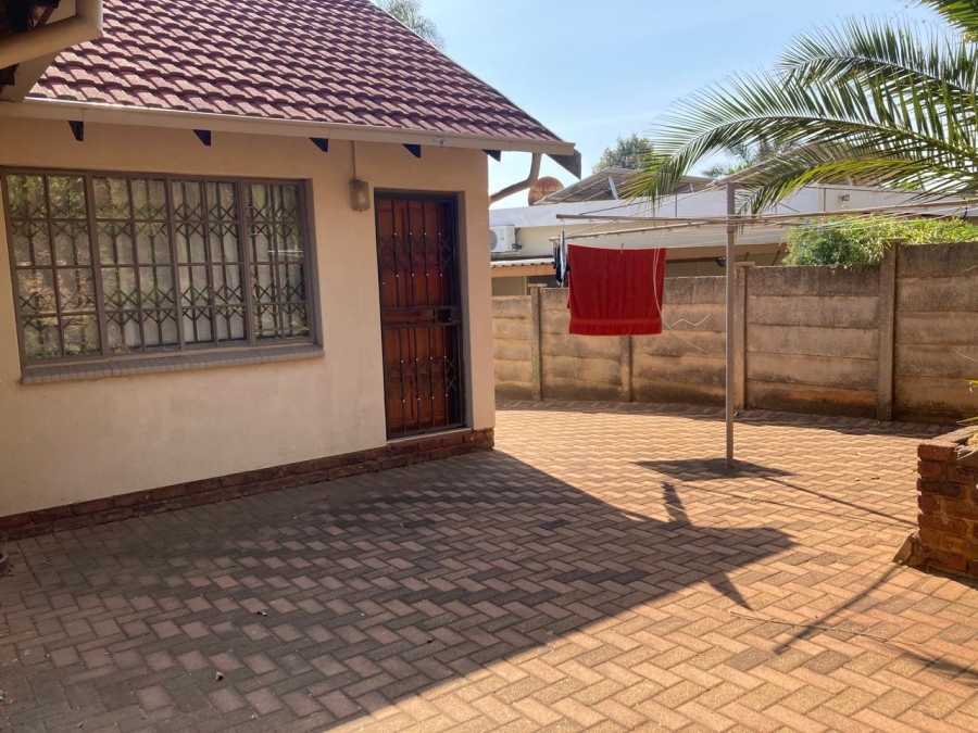 4 Bedroom Property for Sale in Wilro Park Gauteng