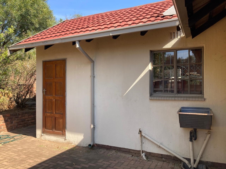 4 Bedroom Property for Sale in Wilro Park Gauteng