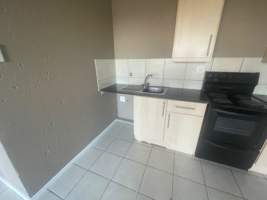 To Let 2 Bedroom Property for Rent in Kempton Park Central Gauteng