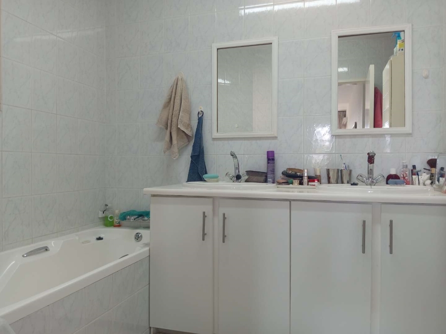 To Let 2 Bedroom Property for Rent in Glenhazel Gauteng