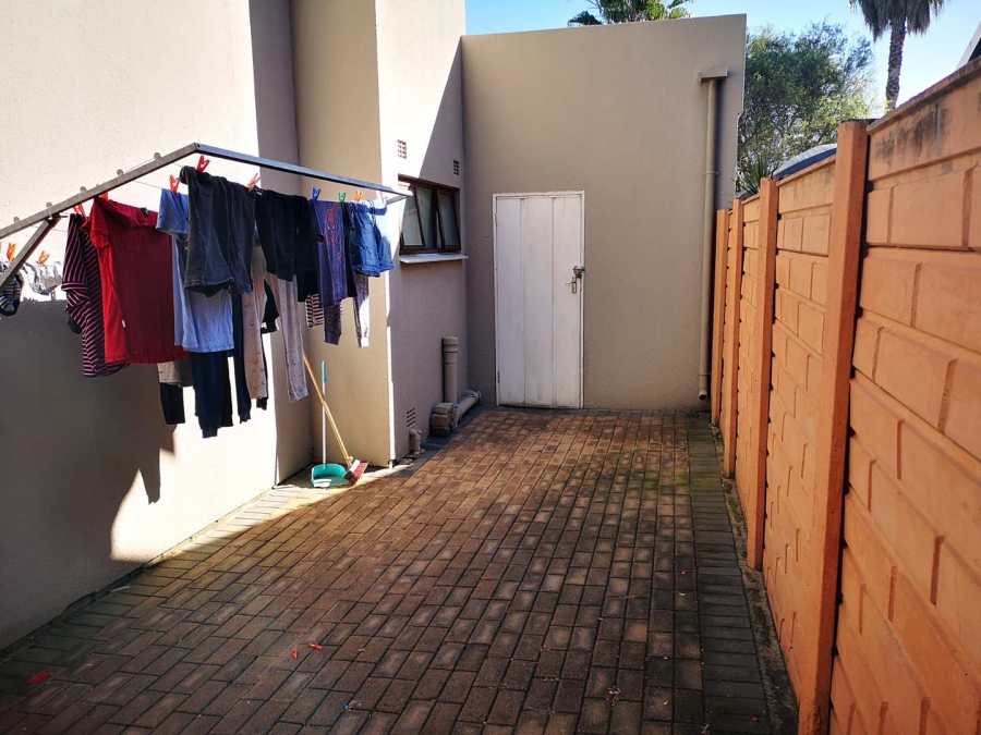To Let 3 Bedroom Property for Rent in Liefde en Vrede Gauteng