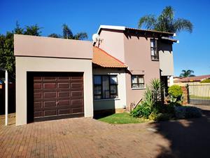 To Let 3 Bedroom Property for Rent in Liefde en Vrede Gauteng