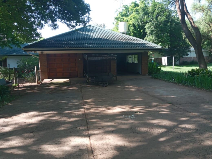 To Let 3 Bedroom Property for Rent in Glen Donald A H Gauteng