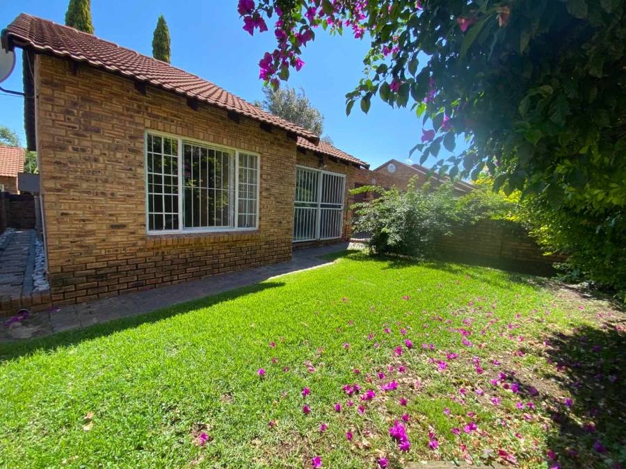 To Let 2 Bedroom Property for Rent in Wilgeheuwel Gauteng