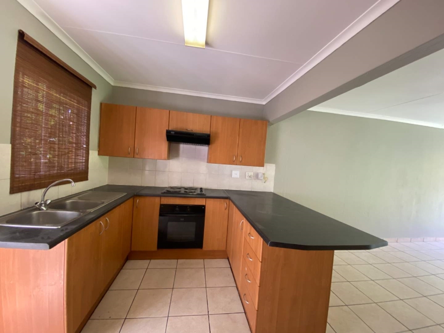 To Let 2 Bedroom Property for Rent in Wilgeheuwel Gauteng