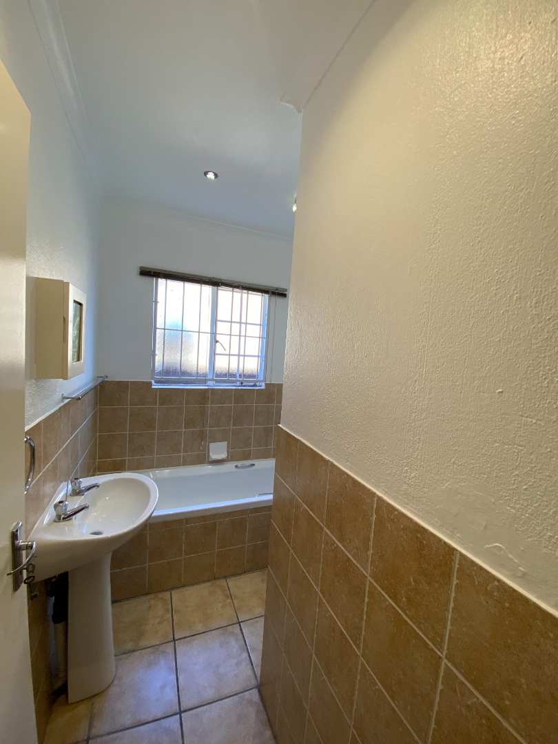 To Let 2 Bedroom Property for Rent in Wilgeheuwel Gauteng