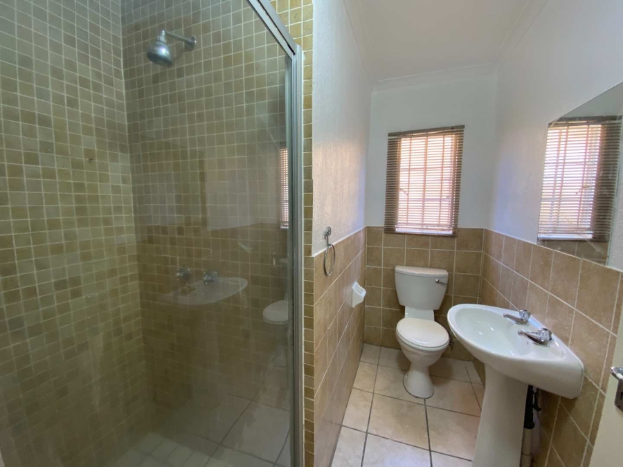 To Let 2 Bedroom Property for Rent in Wilgeheuwel Gauteng