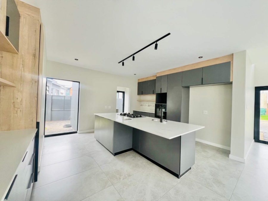 4 Bedroom Property for Sale in Roodeplaat Gauteng