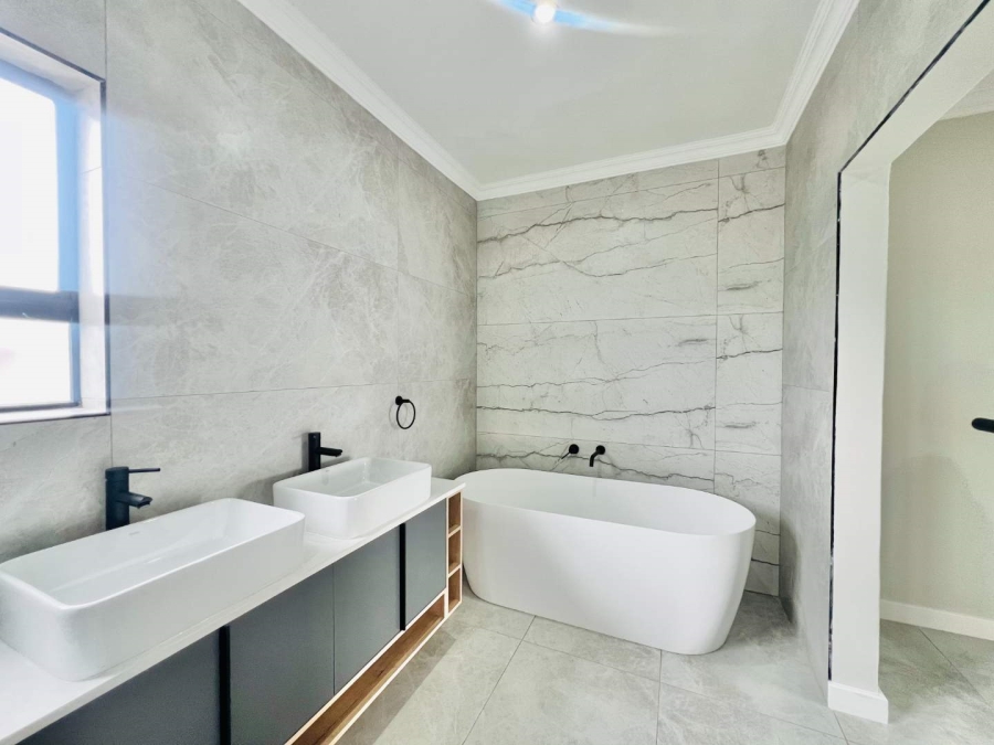 4 Bedroom Property for Sale in Roodeplaat Gauteng