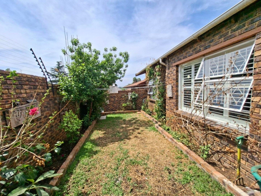 3 Bedroom Property for Sale in Buccleuch Gauteng