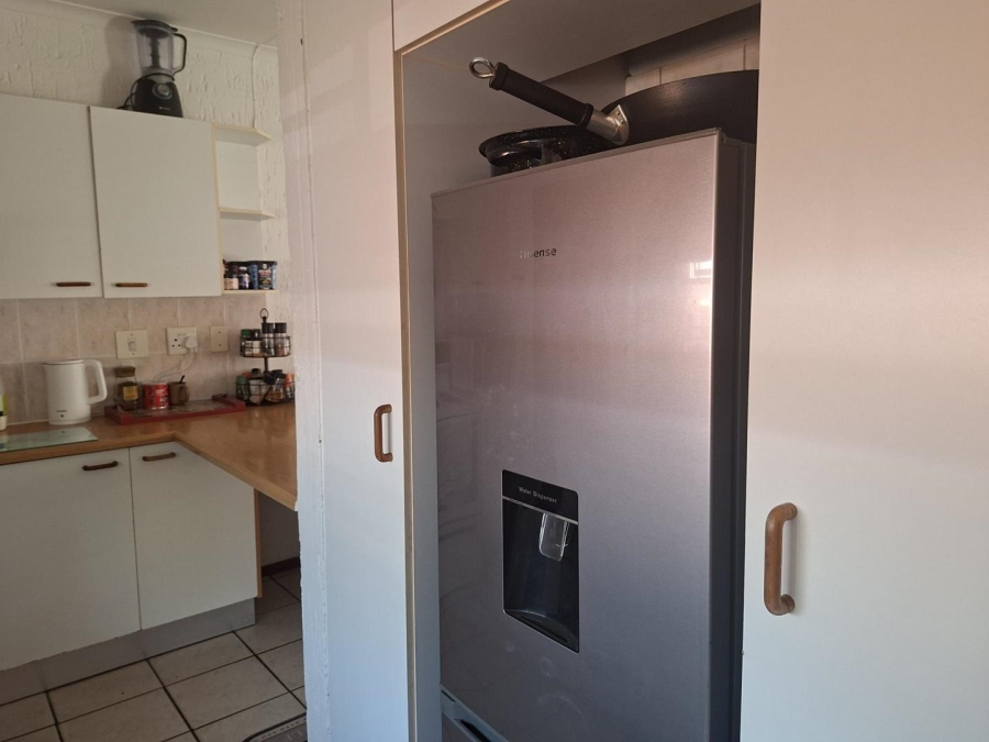 To Let 2 Bedroom Property for Rent in Buccleuch Gauteng