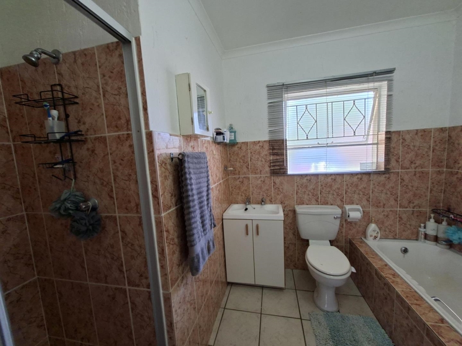 To Let 2 Bedroom Property for Rent in Buccleuch Gauteng