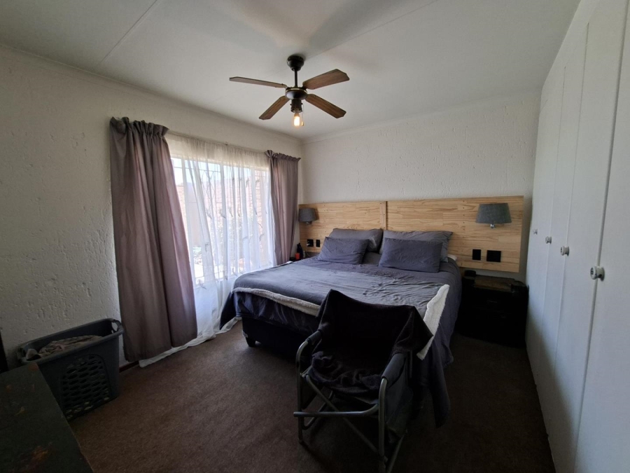To Let 2 Bedroom Property for Rent in Buccleuch Gauteng