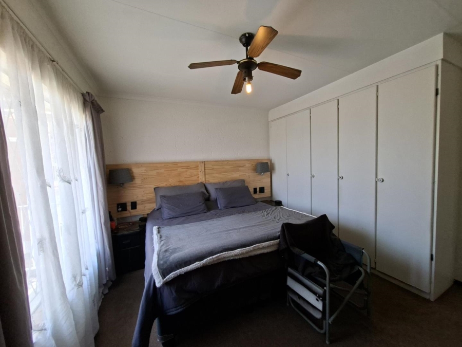 To Let 2 Bedroom Property for Rent in Buccleuch Gauteng