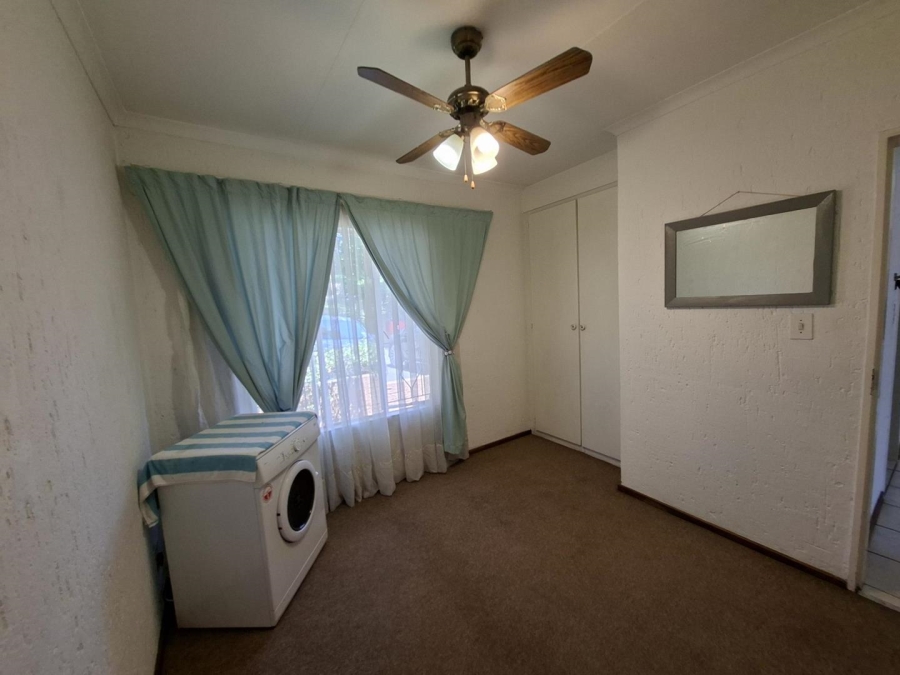 To Let 2 Bedroom Property for Rent in Buccleuch Gauteng