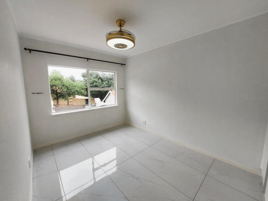 To Let 2 Bedroom Property for Rent in Bryanston Gauteng