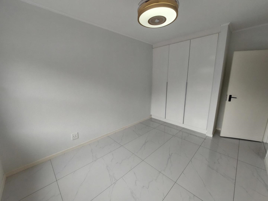 To Let 2 Bedroom Property for Rent in Bryanston Gauteng