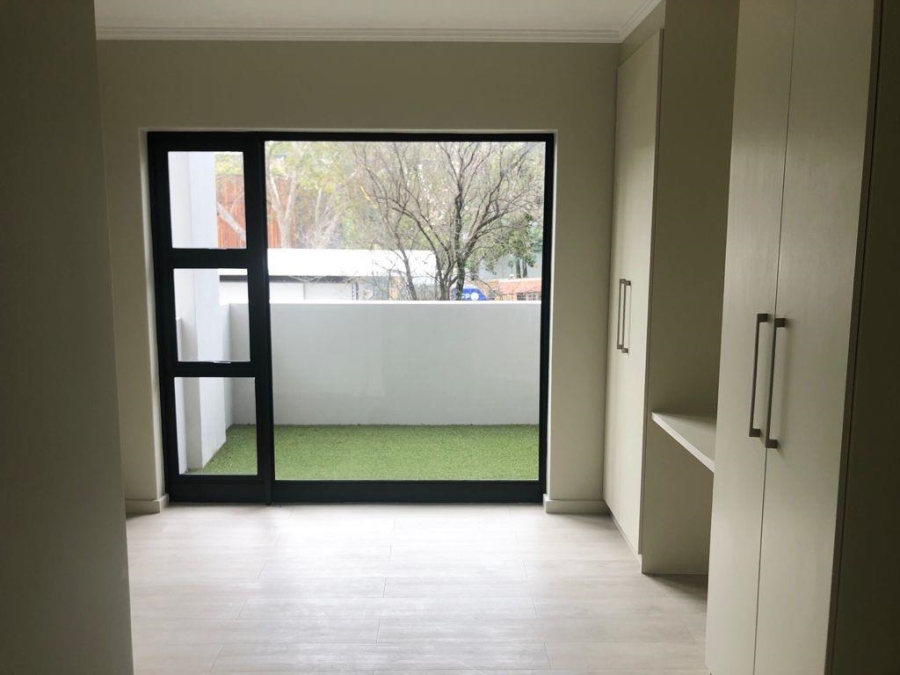 To Let 2 Bedroom Property for Rent in Rosebank Gauteng
