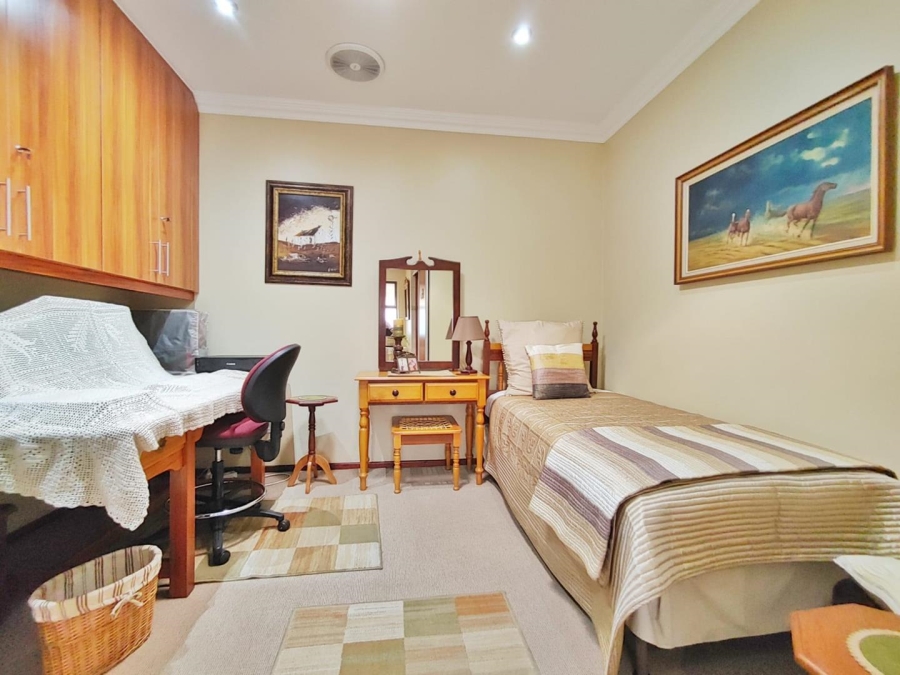 To Let 3 Bedroom Property for Rent in Eldopark Gauteng